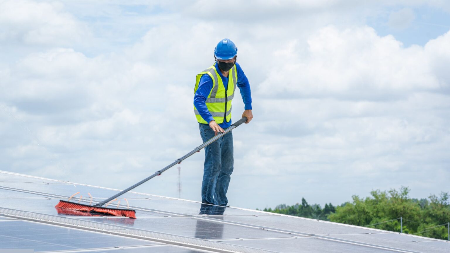 Tips For Solar Panel Cleaning and Maintenance | EvoEnergy